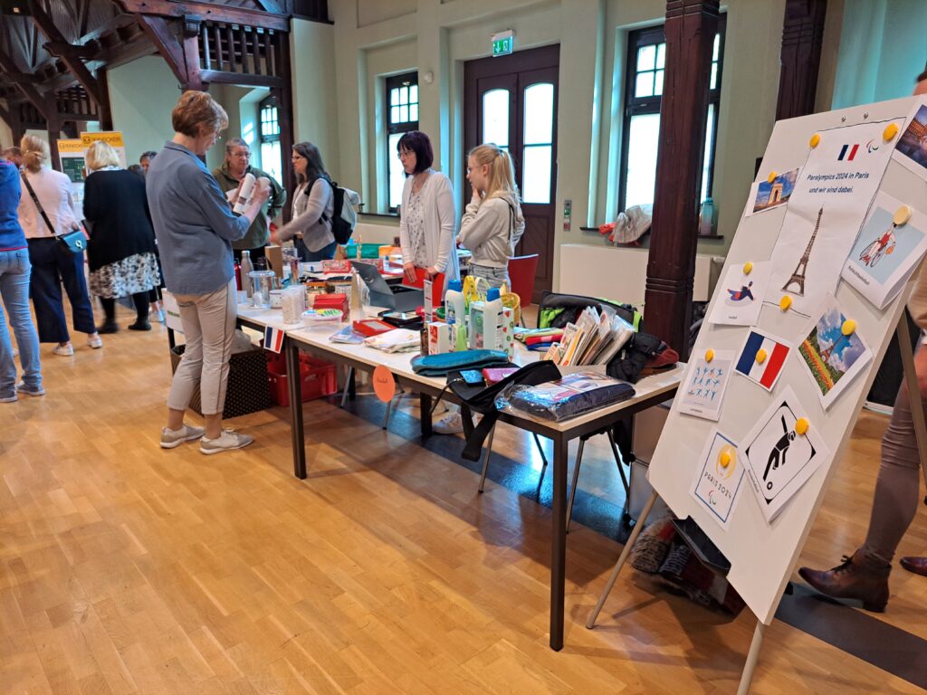 Der Flohmarkt im Haus 4 zum Tag der offenen Tür