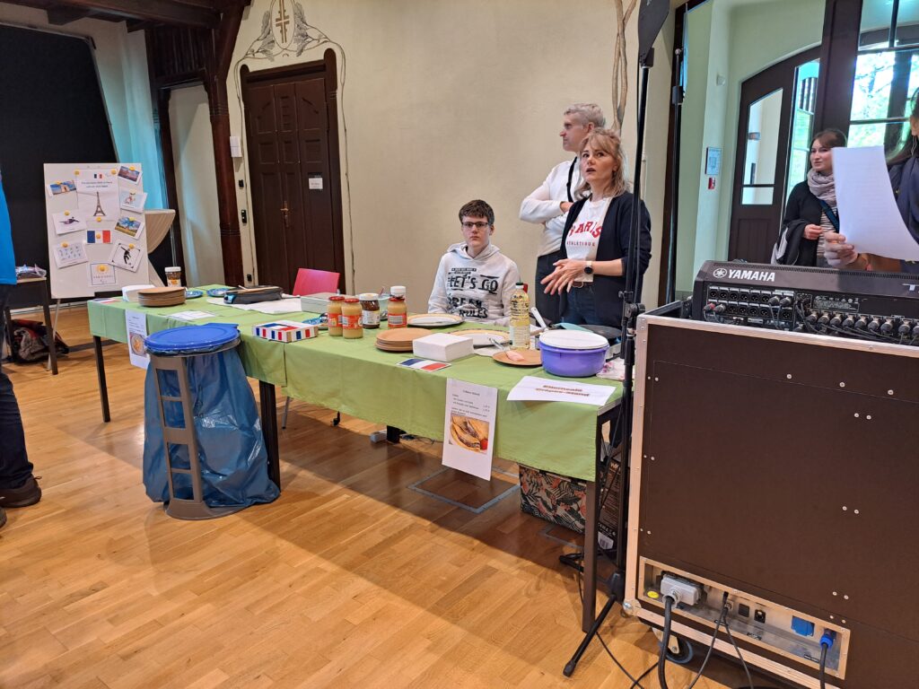 Leute am Crepes-Stand