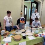 Leute die Crepes machen